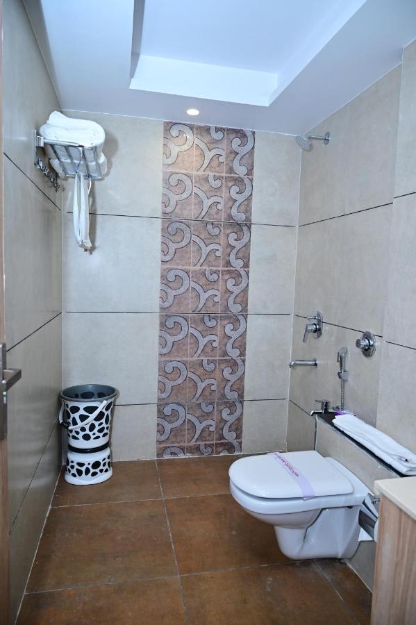 The Dwelling Inn Greater Noida Exterior photo