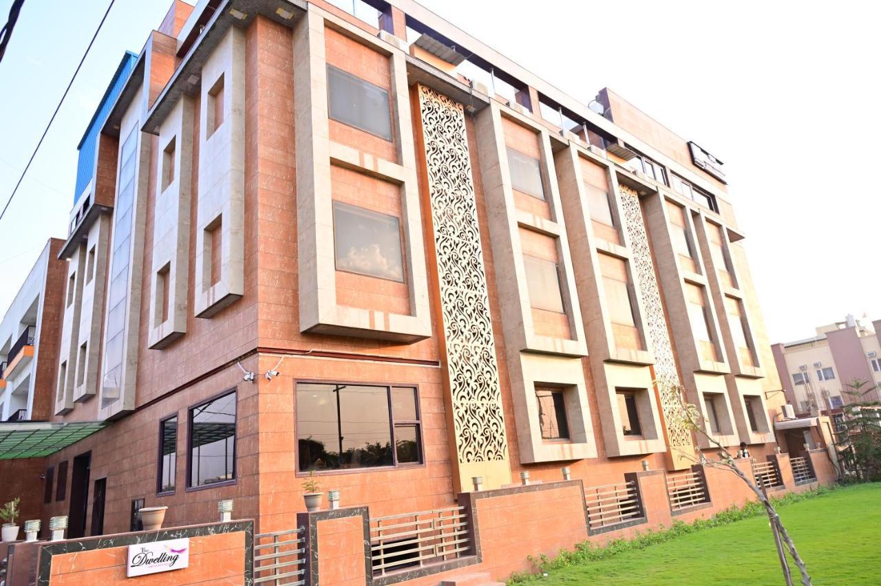 The Dwelling Inn Greater Noida Exterior photo